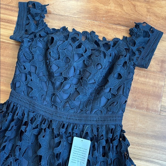 NWT Chi Chi formal dress - Picture 3 of 15